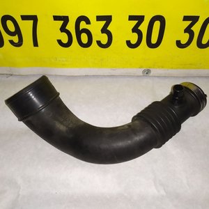 Патрубок повітряного фільтра 1.9 dci Renault Scenic / Megane (03-09) 8200201615