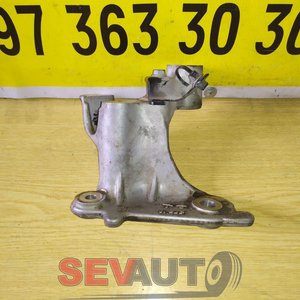 Кронштейн лівий кріплення стабілізатора Renault Megane IV / Scenic IV (16-22) 548512672R