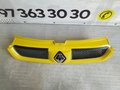 Решітка радіатора Renault Trafic (00-06) 8200204450