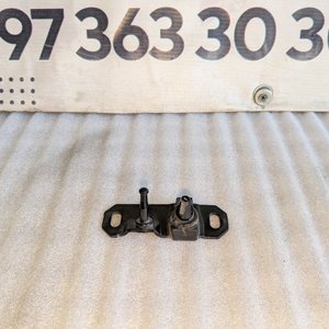 Направляюча бокових дверей Mercedes Sprinter W906 (06-18) A9067660262