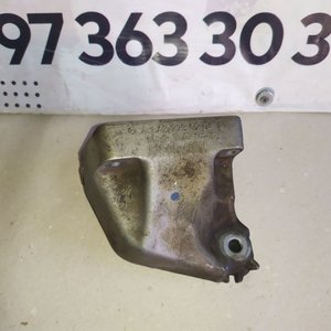 Кронштейн двигуна лівий 3.0 cdi Mercedes M-Class ML W164 (05-11) / R-Class W251 (05-17) A6422230204