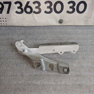 Петля капота права VW Crafter II (16-...) 7C0823302B