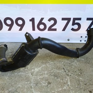 Патрубок інтеркулера лівий 2.0 dci Renault Trafic / Opel Vivaro / Nissan Primastar (00-14) 144602126R