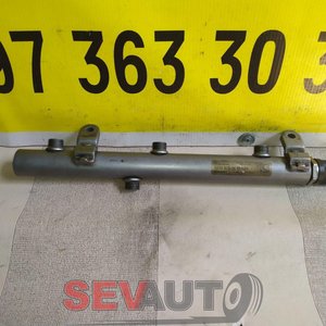 Паливна рейка права Mercedes W211 E-Class / M-Class W164 3.0 cdi A6420702695