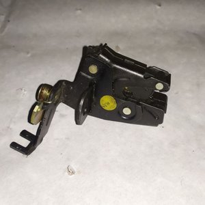 Замок дверей задніх лівих верхній Volkswagen Transporter T5 / Caddy 7H0827161