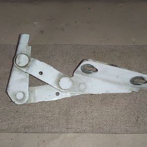 Петля капота левая Mercedes Sprinter (1995 - 2006) 9017500351