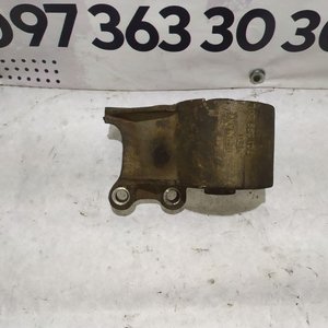 Подушка (опора) двигуна задня VW Transporter T-4 1.9 d (90-96) 701399201j