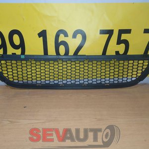 Решітка бампера переднього центральна SsangYong Kyron 7946109100