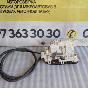 Замок дверей правих бокових Mercedes Sprinter W906 (06-18) A9067301900