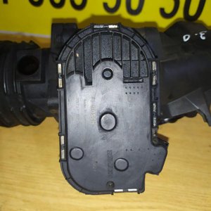 Дросельна заслонка Mercedes 3.0 cdi A6420901637