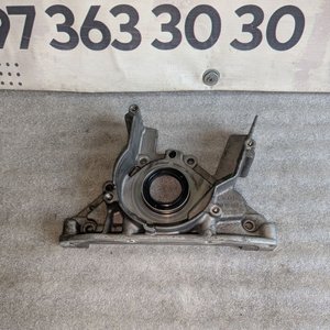 Кришка двигуна передня 2.0 TDI BMM VW Caddy III / Golf V / Audi A3 8P / Skoda Octavia II (04-10) 038103153Q