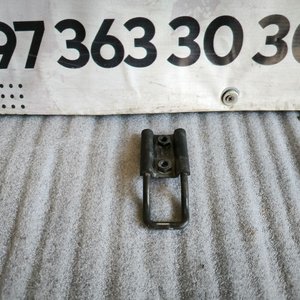 Скоба замка задніх лівих дверей верхня VW Crafter II 2.0 tdi (16-...) 7C0827537