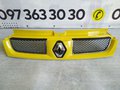 Решітка радіатора Renault Trafic (00-06) 8200204450